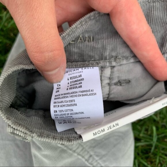 American Eagle Corduroy Pleated Grey Mom Jeans - Picture 6 of 7